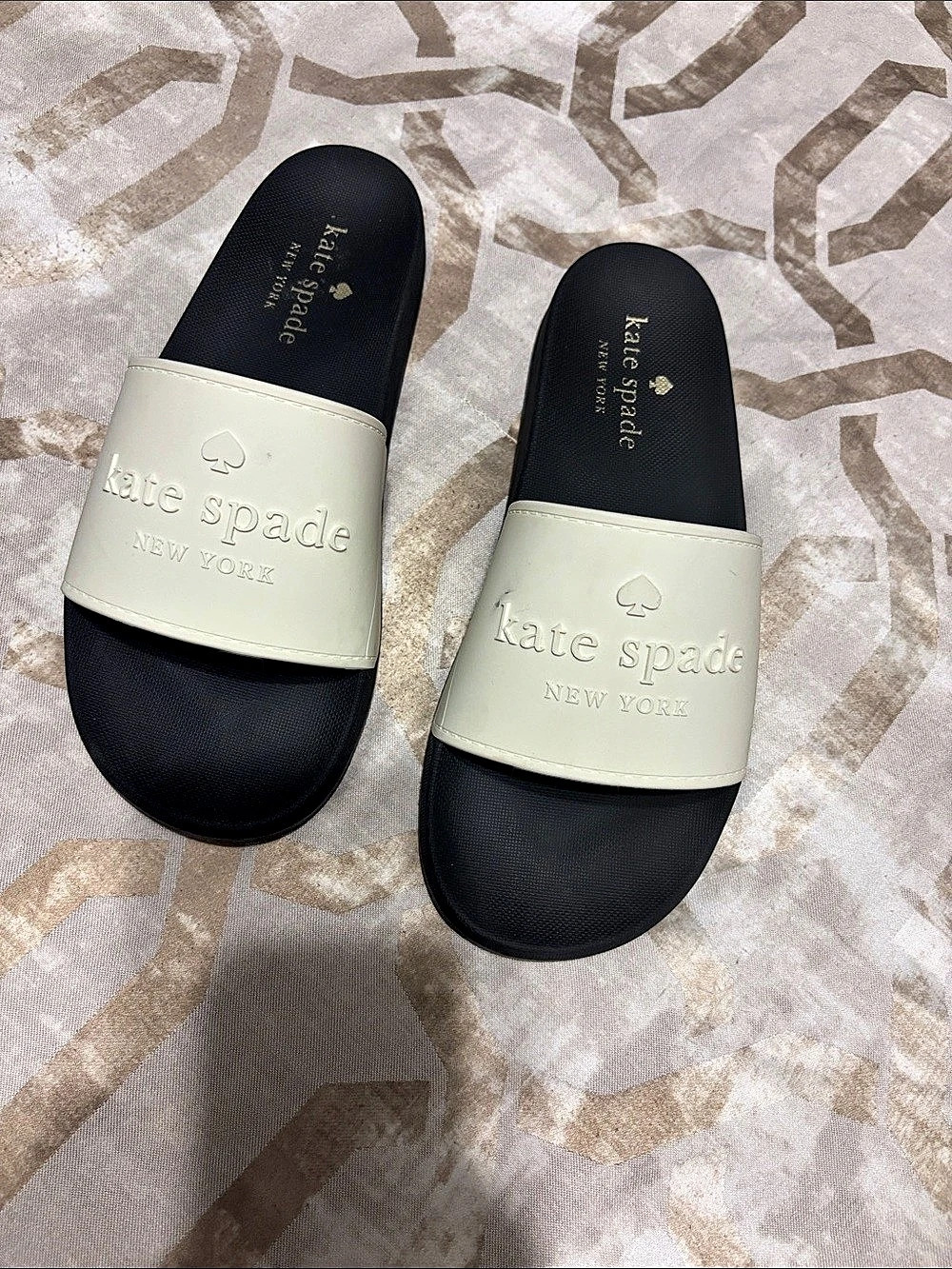 Kate Spade New York Splash Pool Slide Sandals in Black & White